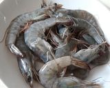 Foto del paso 2 de la receta Merluza con gambas y guisantes