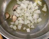 Foto del paso 1 de la receta: Habitas rehogadas con embutido de “ Requena “