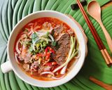 A picture of step 4 of Bún Bò Huế Tái Nạm.