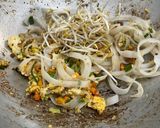 Foto langkah ke 3 dari resep Char Kway Teow.