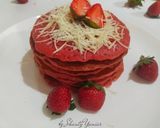 Foto langkah ke 4 dari resep Fluffy Red Velvet Pancake.
