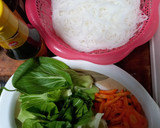Foto langkah ke 2 dari resep Bihun Goreng Ayam.