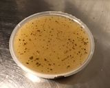 Une image de l'étape 1 de Bouillon maison ail oignon et épices.