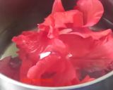 A picture of step 2 of Lemon Hibiscus tea.