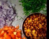 A picture of step 1 of Healthy makhana bhel.