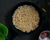 Gambar langkah 4 resipi Pizza Megi For Kids.