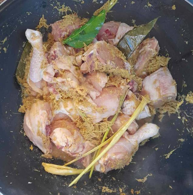 Langkah-langkah untuk membuat Cara membuat Ayam Goreng Lengkuas