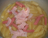 Foto del paso 5 de la receta: Fideos mostacholes con salchicha, huevo y jamón (One Pot Pasta)