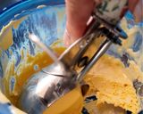 A picture of step 4 of Thick Greek Yogurt with Mango.