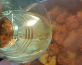 Foto del paso 4 de la receta: Guiso de patatas, arroz con costillas de cerdo adobadas