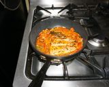 Foto del paso 4 de la receta: Filete de salmón con pimientos asados al pil pil