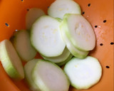 Foto del paso 2 de la receta: Filetes de la huerta (calabacín rebozado)
