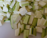 Foto del paso 4 de la receta: Albóndigas de pollo en salsa de calabacín