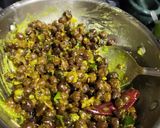 A picture of step 4 of Kala chana besan curry.