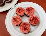 A picture of step 8 of Red velvet cupcakes II.
