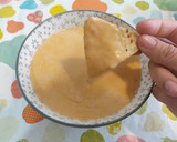 Foto del paso 2 de la receta: Salsa de queso Cheddar