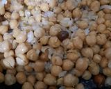 A picture of step 2 of Fry chatpati chaat.
