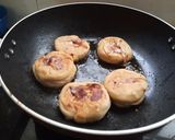 A picture of step 3 of Mini pinwheel pizza bites.