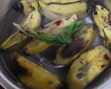 Foto langkah ke 2 dari resep Pisang Rebus Pandan.
