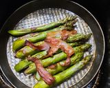 Foto del paso 3 de la receta: Espárragos con panceta y cherry