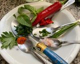 Une image de l'étape 1 de 🍶Sauce yaourt grec herbes 🌿 du jardin 🪏.