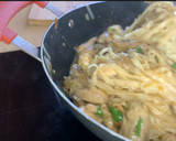 Foto del paso 7 de la receta: Noodles con setas y pollo