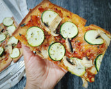 Foto del paso 8 de la receta: Pizza de harina de garbanzo con verduras
