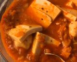 Foto langkah ke 5 dari resep Sundubu Kimchi Jjigae ala Itaewon Class (Korean Soft Tofu Stew).