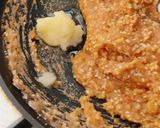 तिल गुड़ गाजर बर्फी (Til Gud gajar Barfi recipe in Hindi) रेसिपी चरण 3 फोटो