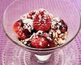 Foto del paso 3 de la receta Copa de frutas con queso, nata y salsa de chocolate