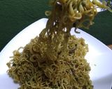 টক ঝাল মিষ্টি নুডলস রেসিপির ধাপ 4 ছবি