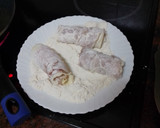 Foto del paso 5 de la receta: Rollitos de pechuga rellenos de jamón serrano, queso y espinacas con papas fritas