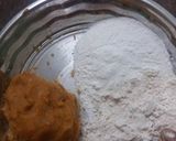 A picture of step 2 of Aloo chapati.