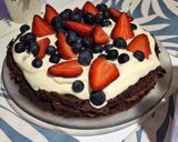 Foto del paso 5 de la receta: Marquise de chocolate con dulce de leche, crema y frutos rojos