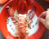 รูปขั้นตอนการทำที่ 5 ของ สปาเก็ตตี้ล๊อปสเตอร์ซอสไวน์ขาว (Spaghetti Lobster White Wine Sauce)
