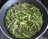 Agrelia (wild asparagus) with eggs recipe step 2 photo