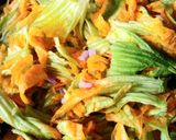 Foto del paso 1 de la receta: Crema de flor de calabaza 🌻🌻