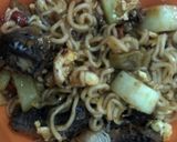 Foto langkah ke 3 dari resep Sarden mie telur.