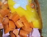 Foto langkah ke 3 dari resep Dadar Telur Wortel Sosis.