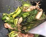 Foto langkah ke 4 dari resep Cumi cabe ijo ala Susan.