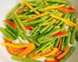 Hình bước làm 5 của món Đậu Ve Xào Ớt Chuông