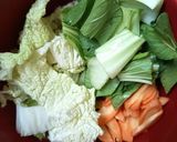 Foto langkah ke 2 dari resep Capcay Sayur Bakso Ayam.