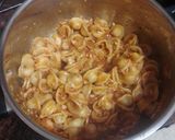 Foto del paso 4 de la receta: Pasta (oriecchiette) con salsa de pollo
