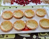 Foto del passaggio 5 della ricetta Crostatine con ricotta e frutta fresca