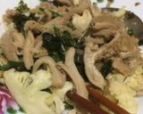 Hình bước làm 2 của món Xách trâu xào lá bông cải xanh