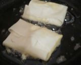 Foto langkah ke 5 dari resep Martabak Asin Mini.