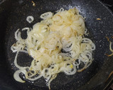 Foto del paso 4 de la receta: Calabacín relleno al horno con cebolla caramelizada