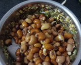 காராமணி மசால் வடை ரெசிபி ஸ்டேப் 2 புகைப்படம்