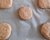Foto del passaggio 7 della ricetta Panini per hamburger con farina integrale