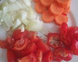 صورة لخطوة 1 من وصفة مرق شجر اصفر بالخضار 🥒🍅🌶🥔